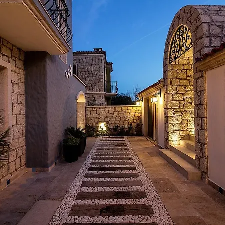 Otel Fedora Butik Alaçatı