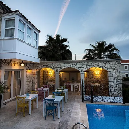 Fedora Butik Otel Alaçatı