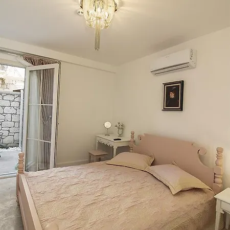 Fedora Butik Alaçatı