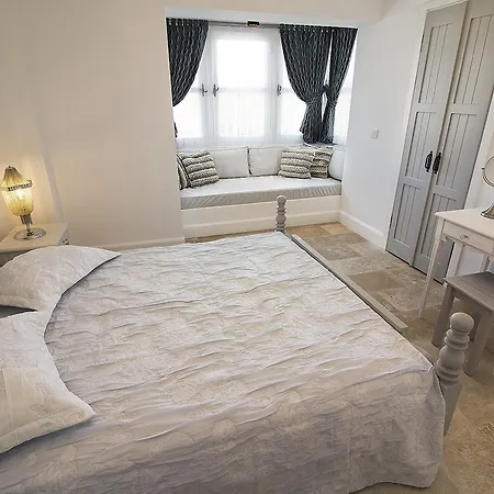 Fedora Butik Alaçatı