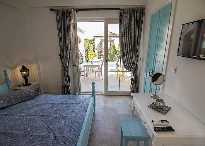 Fedora Butik Alacati