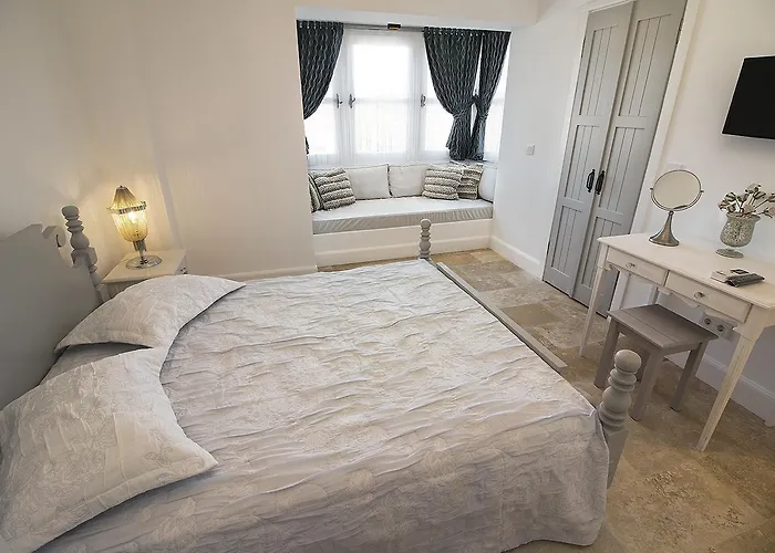 Fedora Butik Alacati